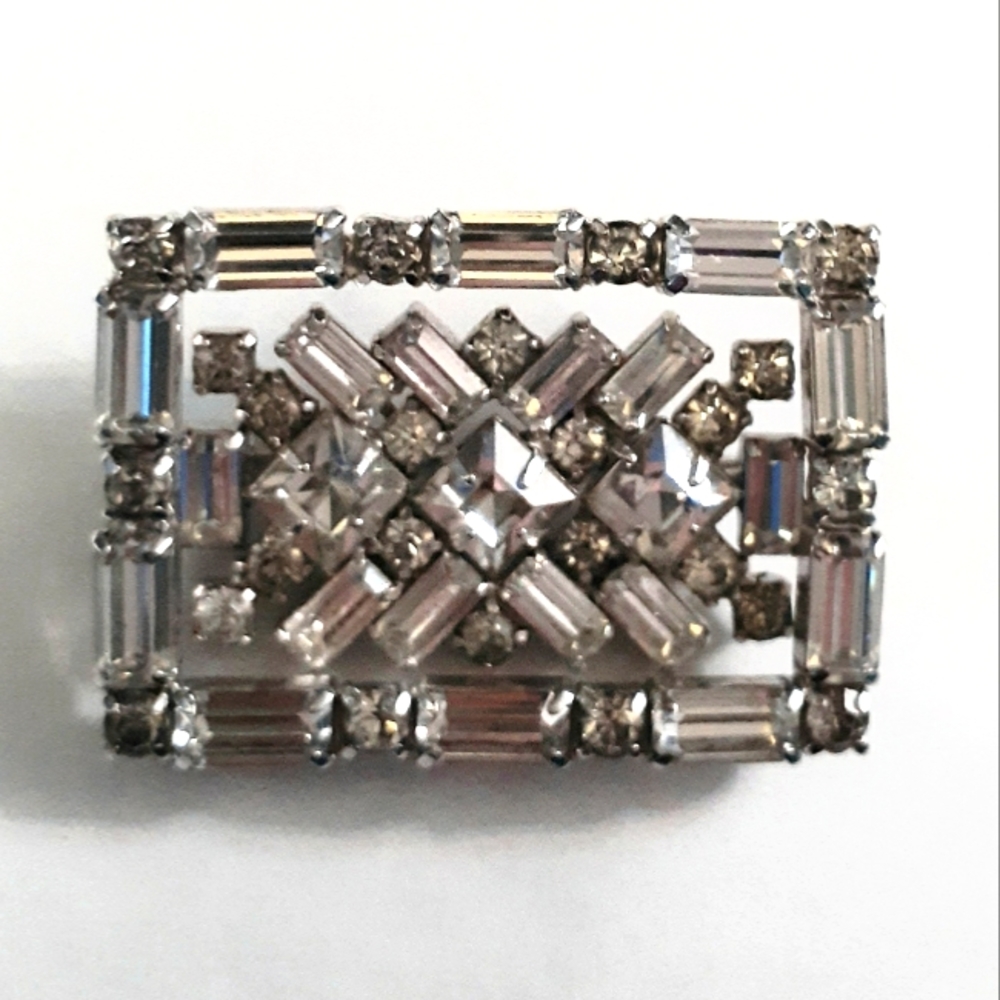 Art Deco La-Rel Signed Baguette Rhinestone Pin Brooh